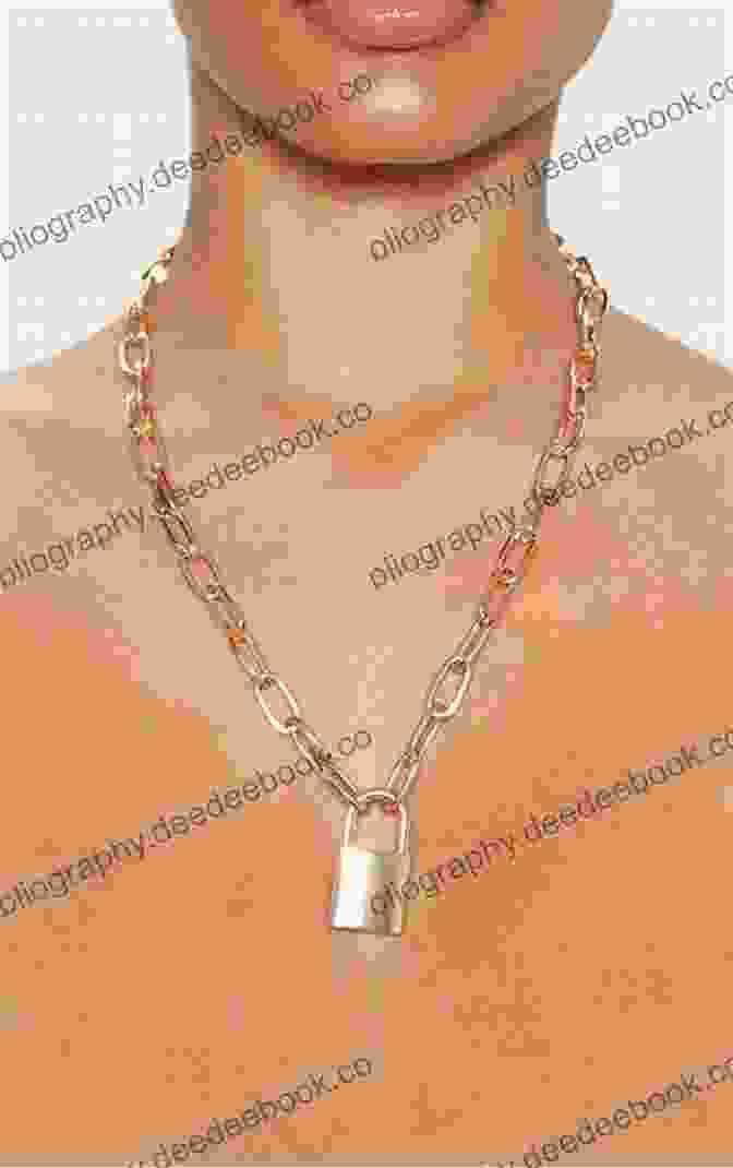 Chunky Gold Chain Necklace With A Padlock Pendant Chain Style: 5 Contemporary Jewelry Designs